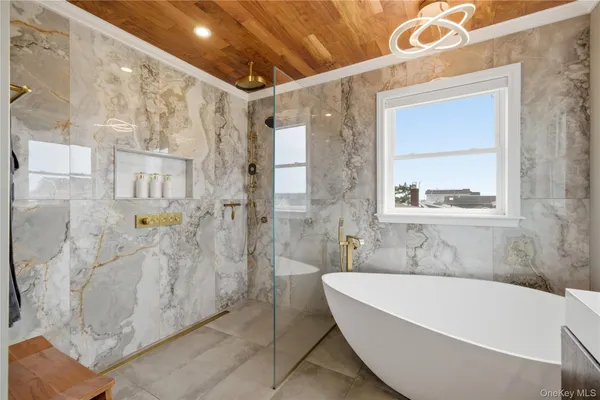 $899,900 | 909 South 5th Street, Lindenhurst, NY 11757