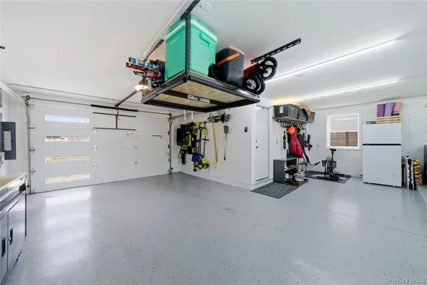 $899,900 | 909 South 5th Street, Lindenhurst, NY 11757