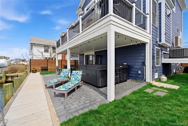 $899,900 | 909 South 5th Street, Lindenhurst, NY 11757