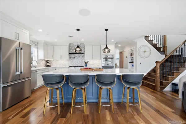 $899,900 | 909 South 5th Street, Lindenhurst, NY 11757