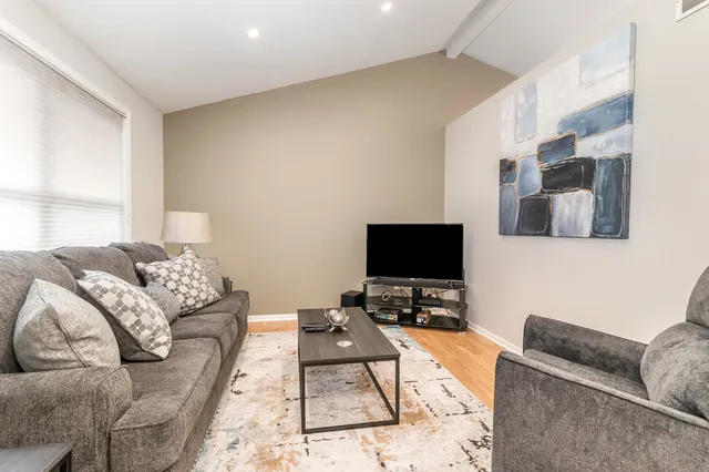 $2,600 | 2111 Lolo Pass Drive, Plainfield, IL 60586