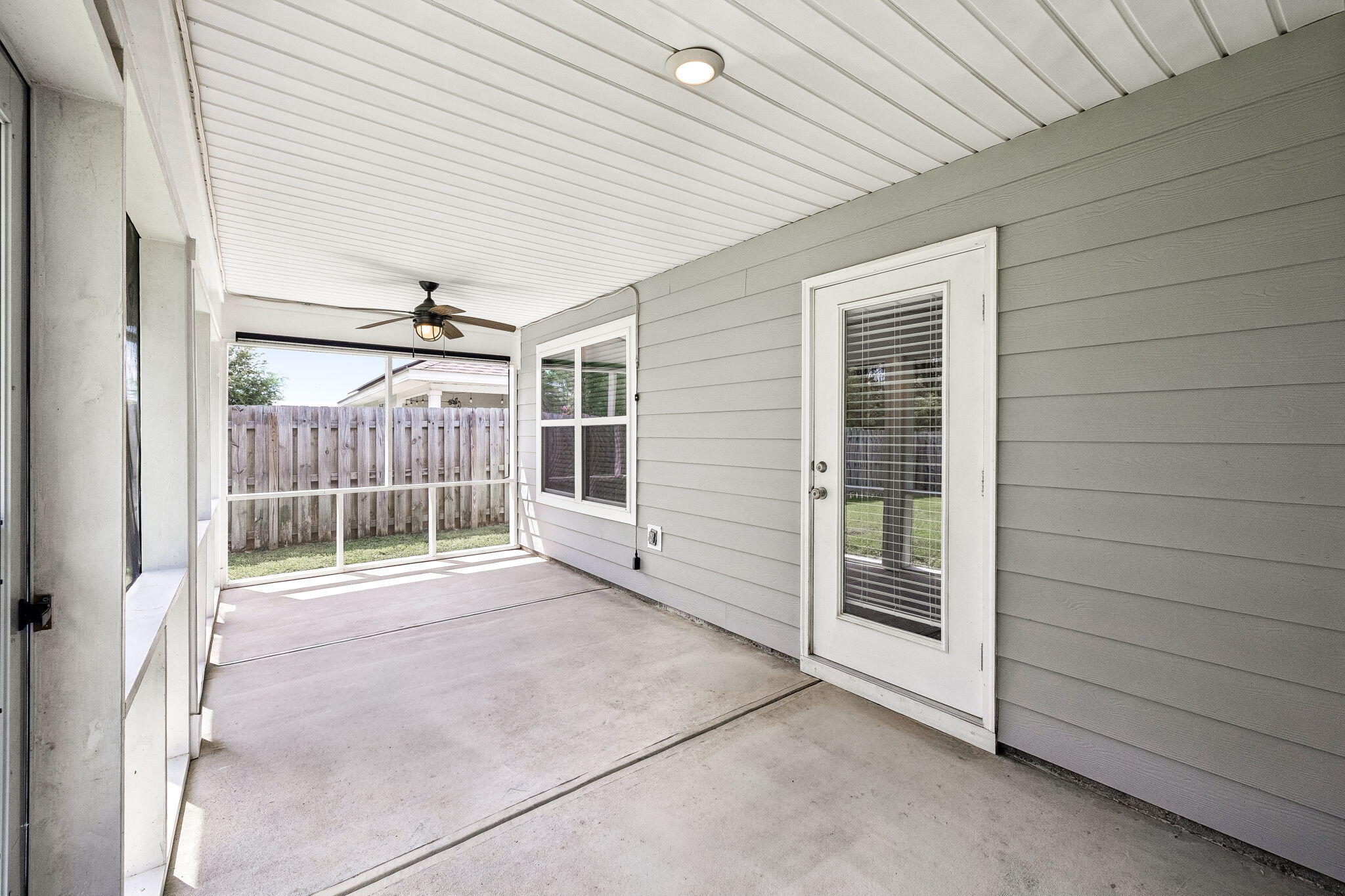 324 This Way Freeport, FL 32439 - Photo 35 of 70 Back enclosed porch