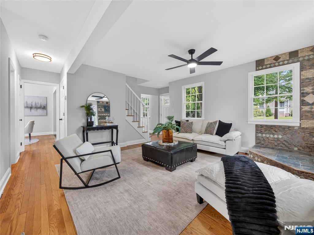 538 Coolidge Place Paramus, NJ 07652 - Photo 4 of 42