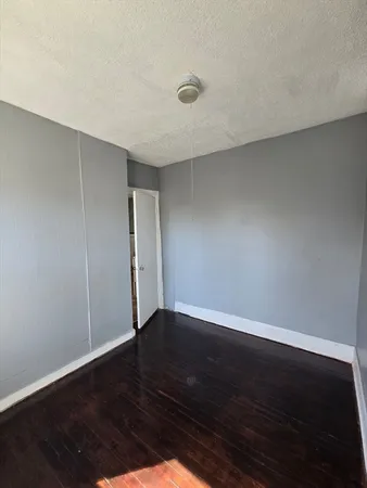 $1,700 | 21 Chapel Street, Unit 2, Springfield, MA 01109