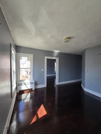 $1,700 | 21 Chapel Street, Unit 2, Springfield, MA 01109