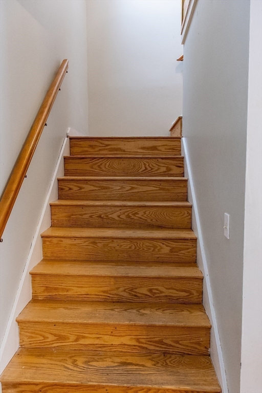 20 Paige Hill Road Brimfield, MA 01010 - Photo 26 of 40 a view of entryway