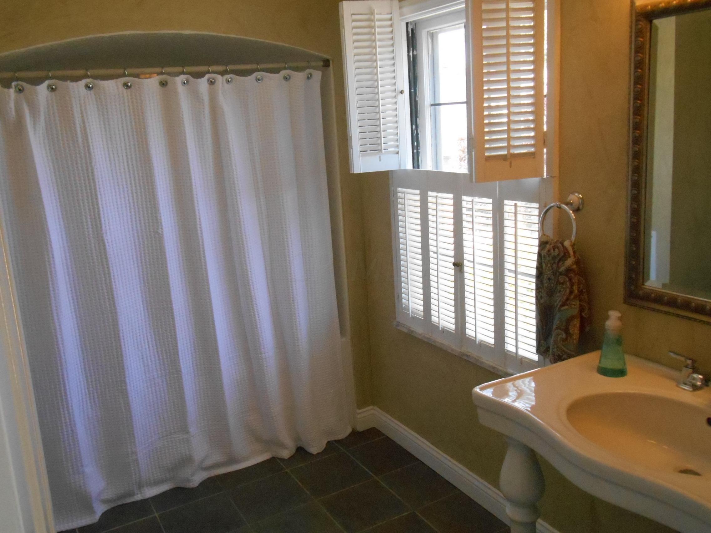 2692 York Road Columbus, OH 43221 - Photo 15 of 26