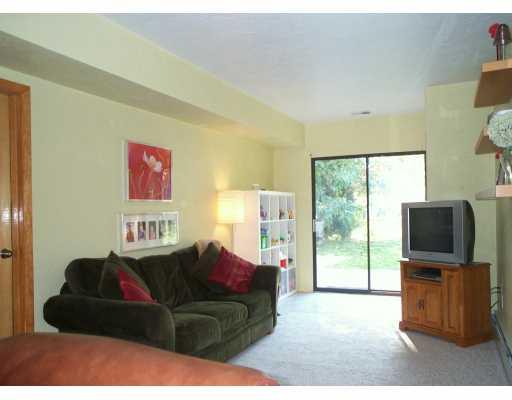 167 Ridgewood Road Pittsburgh, PA 15237 - Photo 5 of 8 Den/Family/Great Room.