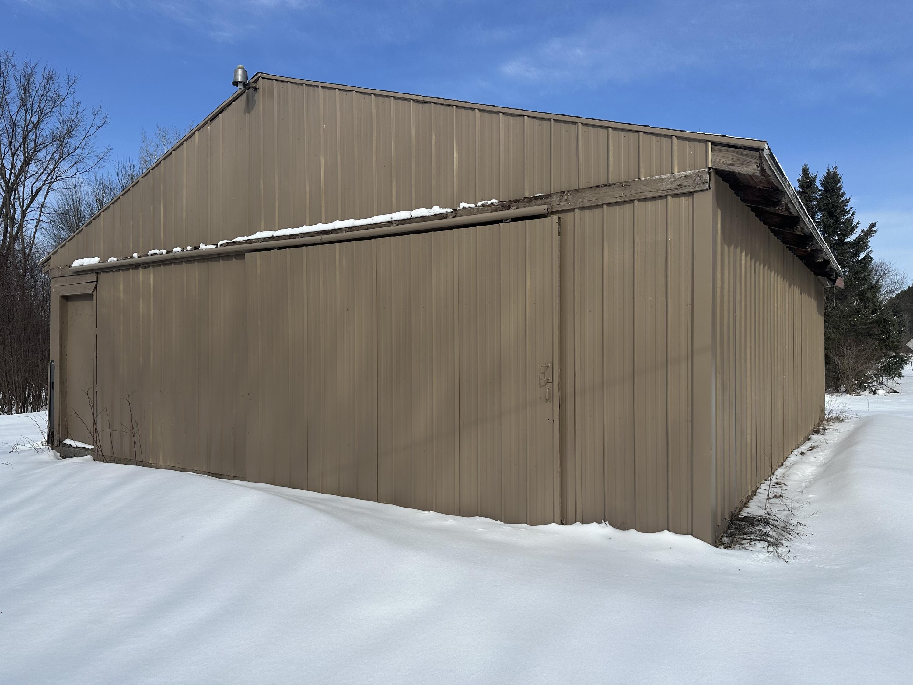 4899 North Landon Road Branch, MI 49402 - Photo 3 of 27 IMG_8370