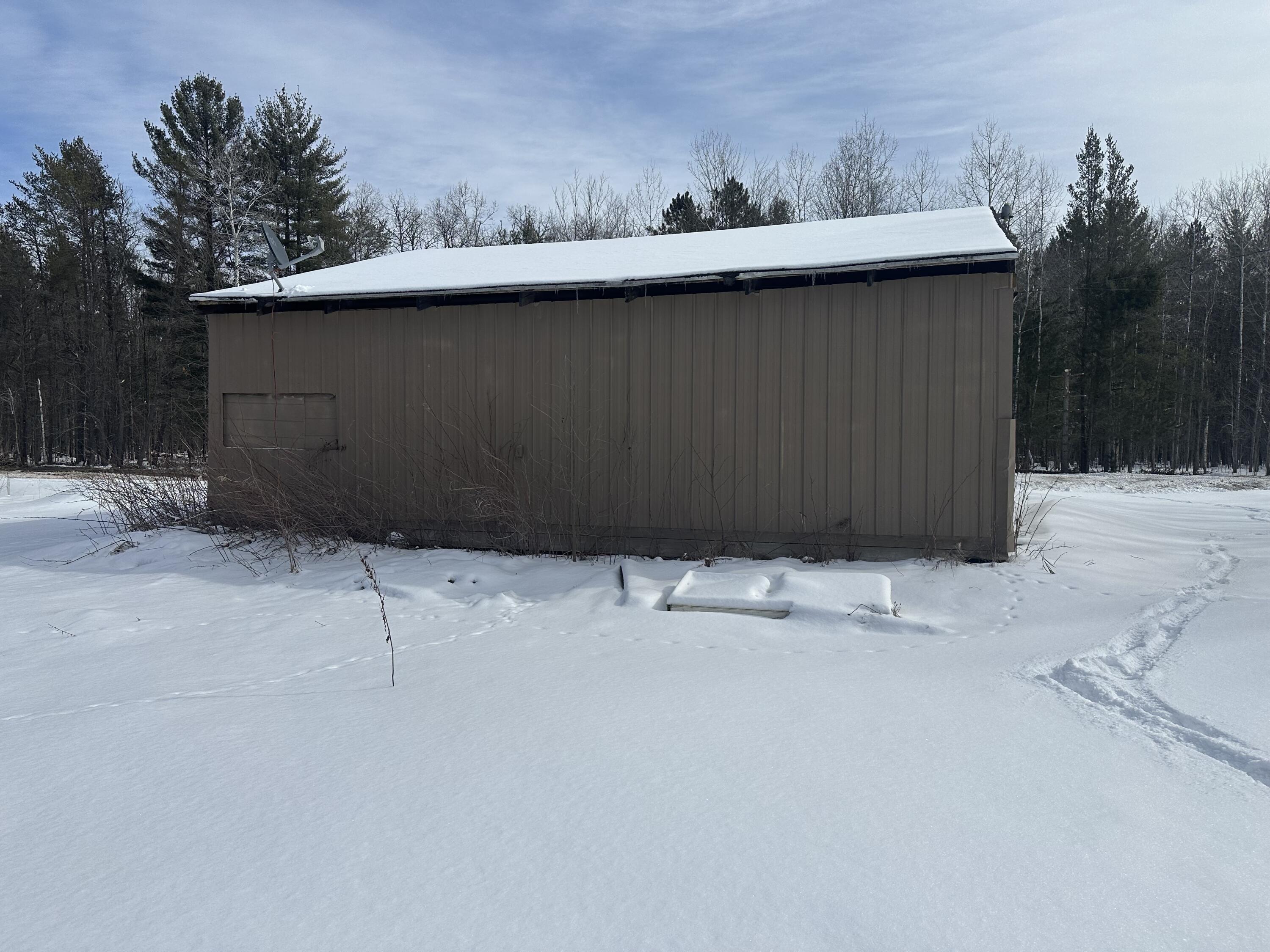 4899 North Landon Road Branch, MI 49402 - Photo 7 of 27 IMG_8374