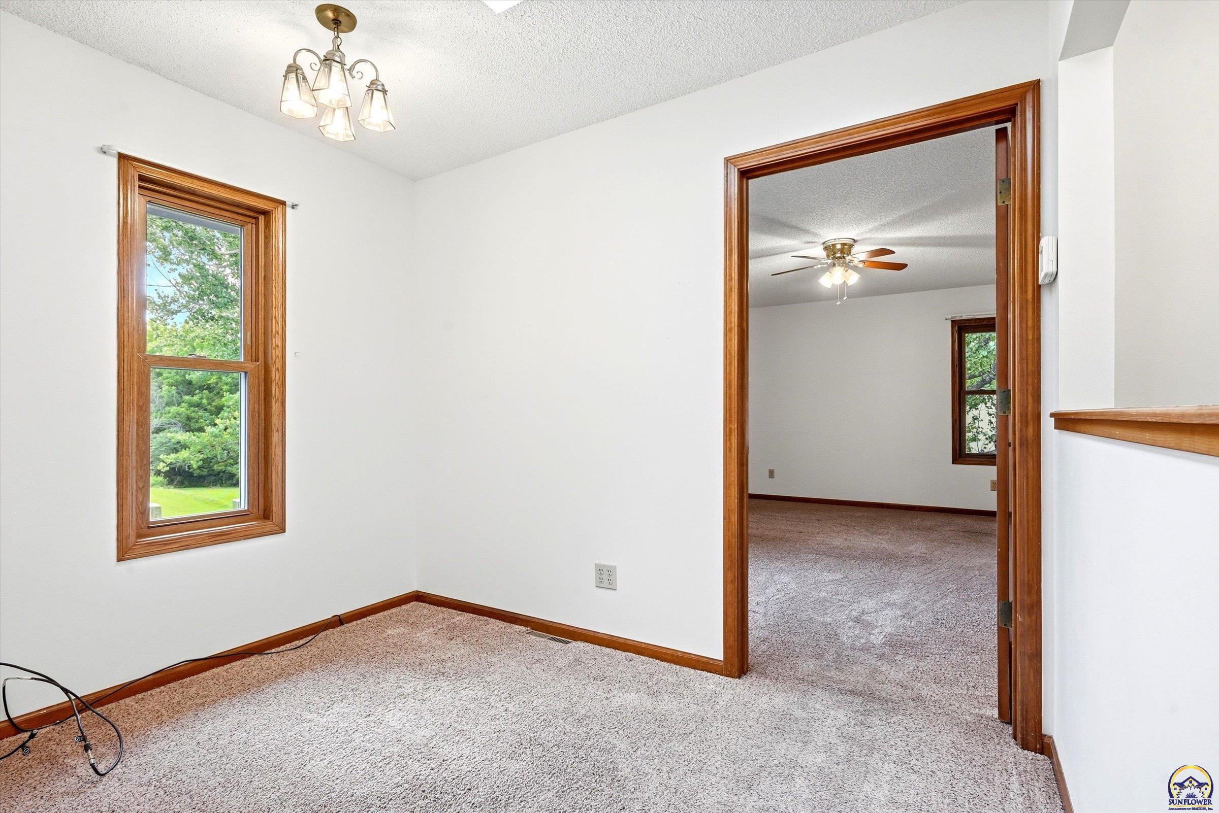 7143 Southwest 33rd Street Topeka, KS 66614 - Photo 12 of 43