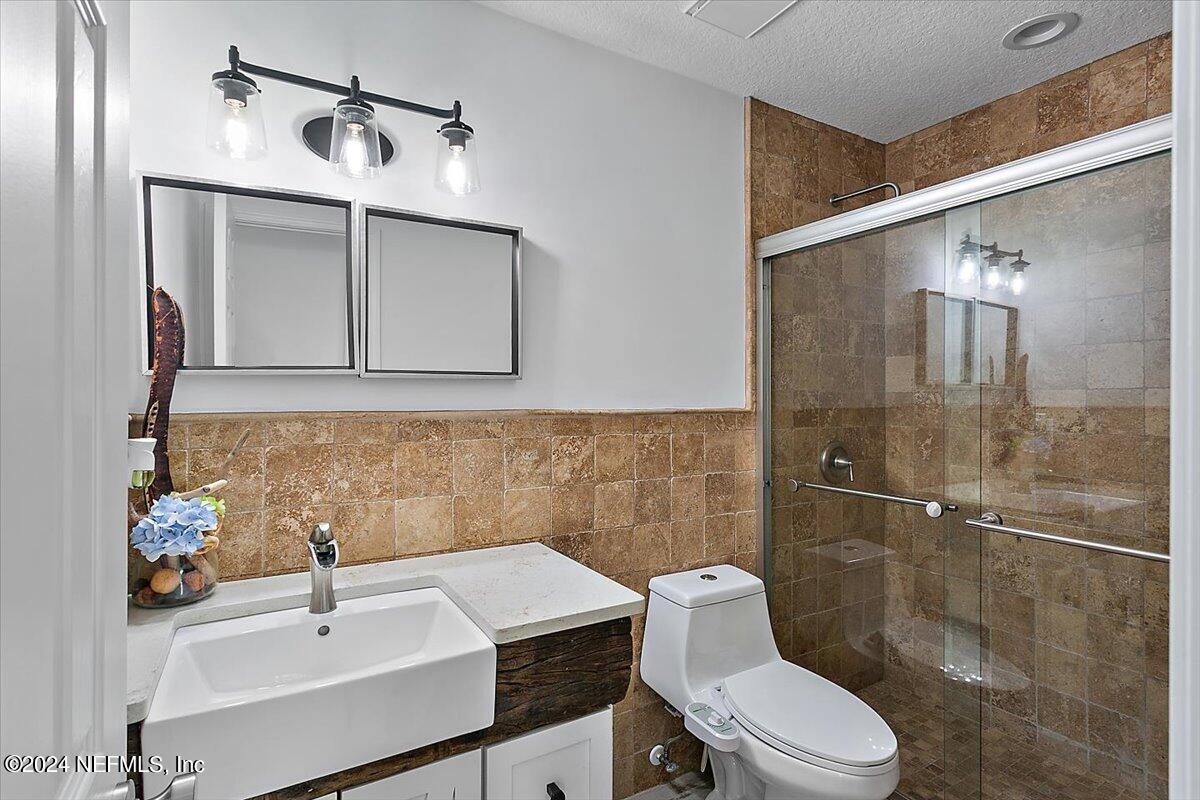7335 Floral Ridge Drive Jacksonville, FL 32277 - Photo 14 of 31 14-Bathroom