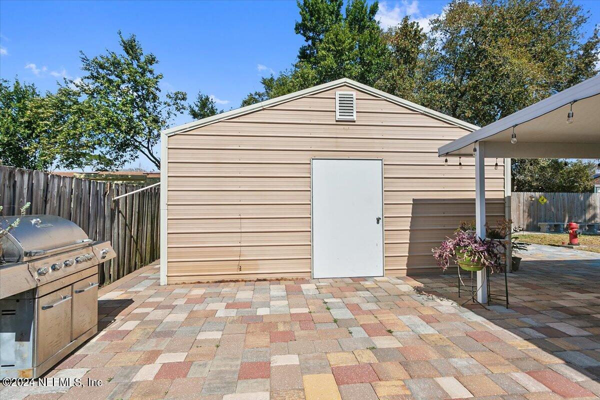 7335 Floral Ridge Drive Jacksonville, FL 32277 - Photo 23 of 31 23-Storage