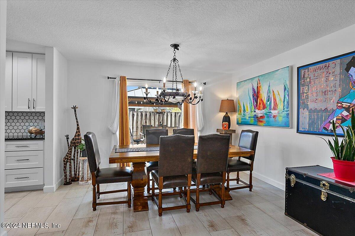 7335 Floral Ridge Drive Jacksonville, FL 32277 - Photo 8 of 31 08-Dining Area