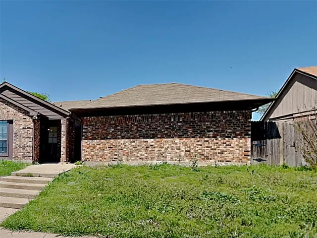 $1,700 | 422 Dollins Street, Cedar Hill, TX 75104