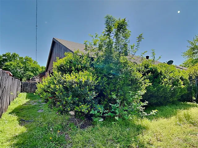 $1,700 | 422 Dollins Street, Cedar Hill, TX 75104