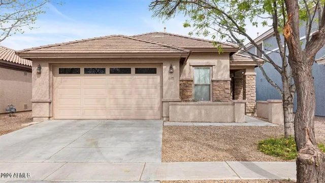 $2,200 | 4396 East Los Altos Drive, Gilbert, AZ 85297