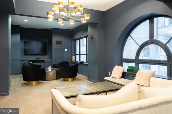 $3,400 | 1425 Locust Street, Unit 9C, Philadelphia, PA 19102