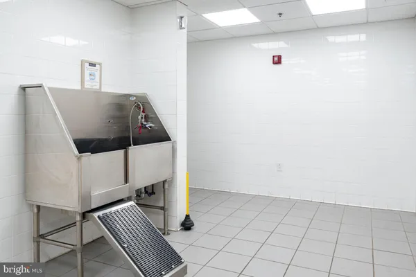 $3,400 | 1425 Locust Street, Unit 9C, Philadelphia, PA 19102