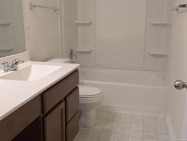 $1,900 | 7967 Hanging Branch, San Antonio, TX 78253
