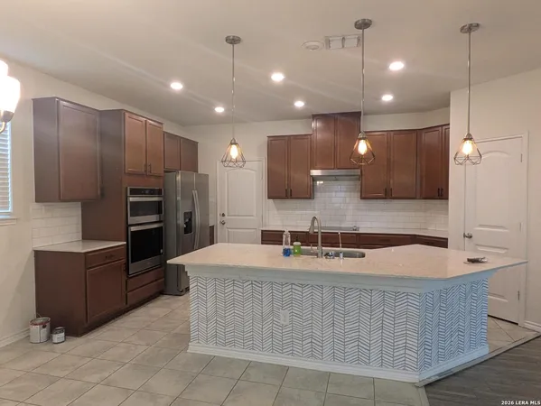 $1,900 | 7967 Hanging Branch, San Antonio, TX 78253