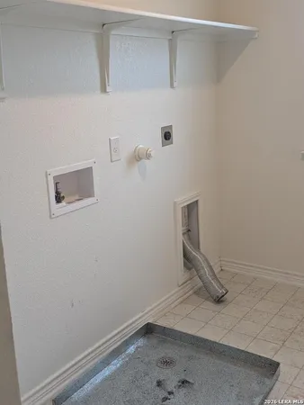 $1,900 | 7967 Hanging Branch, San Antonio, TX 78253