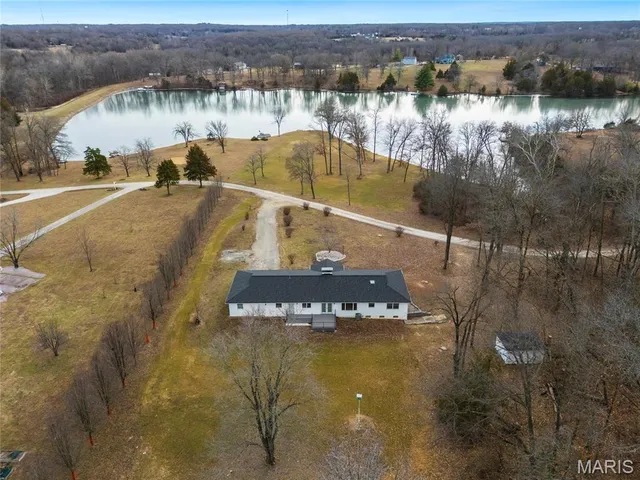$500,000 | 22121 Glen Ellen Cove, Warrenton, MO 63383
