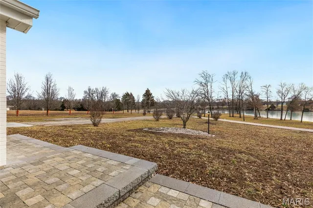 $500,000 | 22121 Glen Ellen Cove, Warrenton, MO 63383