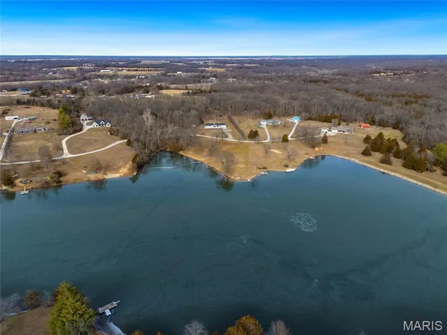 $500,000 | 22121 Glen Ellen Cove, Warrenton, MO 63383