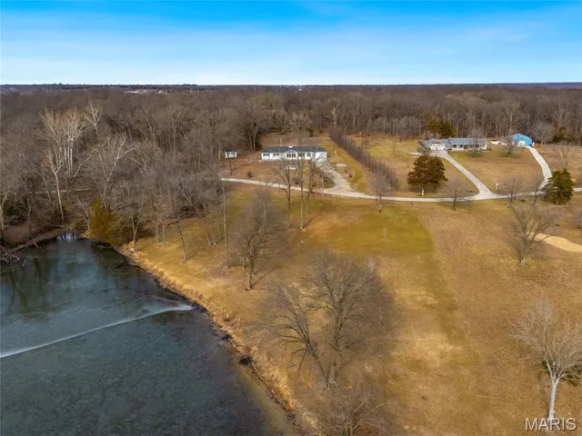 $500,000 | 22121 Glen Ellen Cove, Warrenton, MO 63383