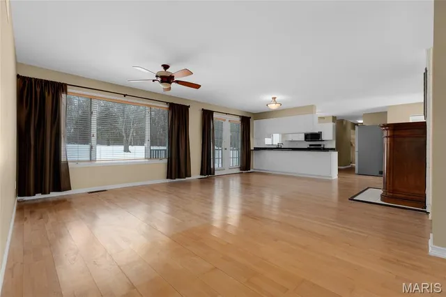 $500,000 | 22121 Glen Ellen Cove, Warrenton, MO 63383