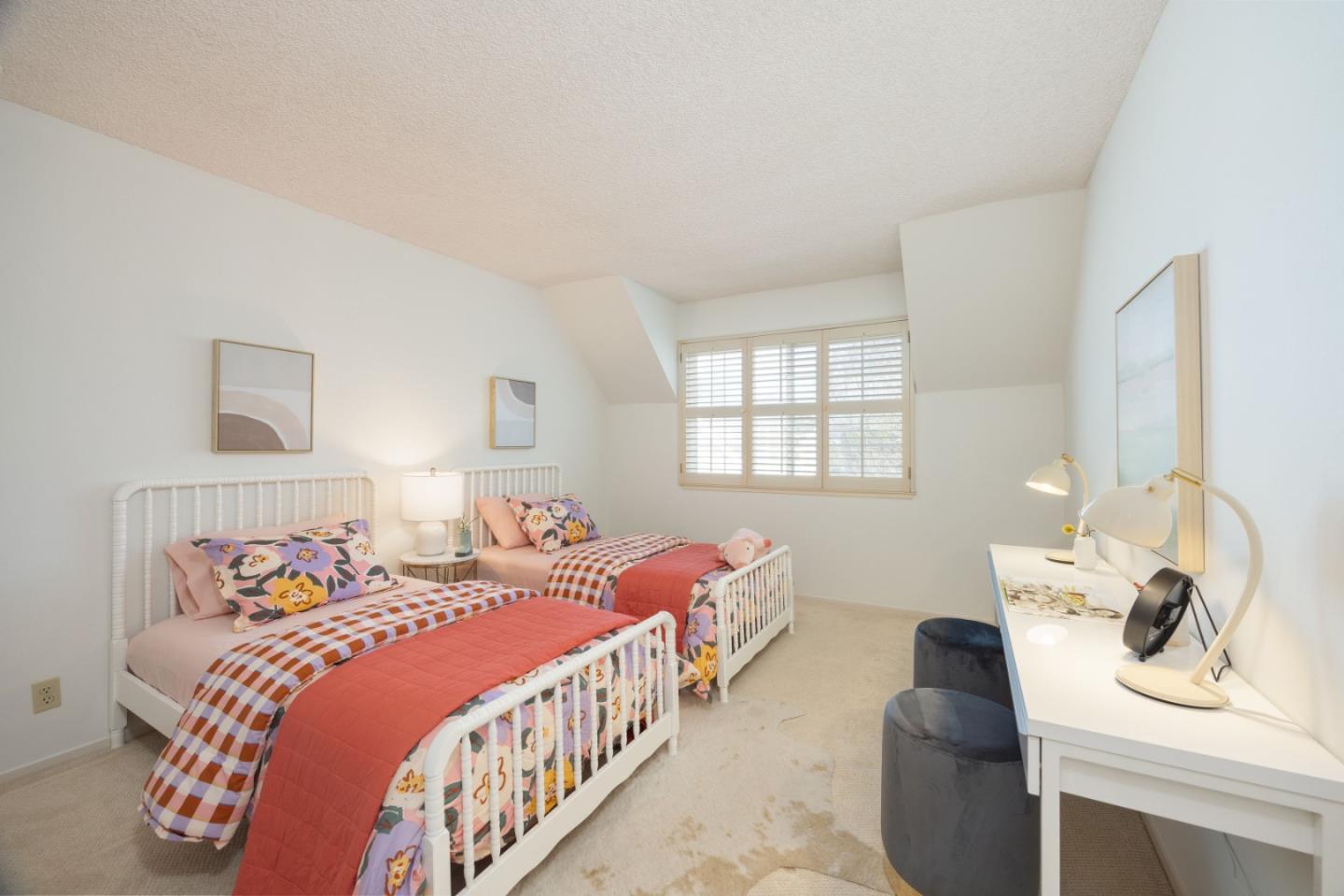 21 Pinehurst Lane Half Moon Bay, CA 94019 - Photo 28 of 43 a bedroom with double bed and a window