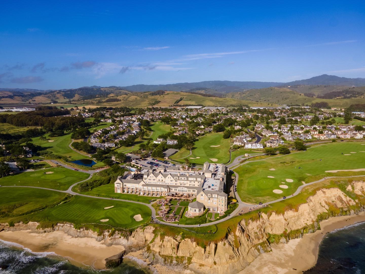 21 Pinehurst Lane Half Moon Bay, CA 94019 - Photo 42 of 43 a view of a city