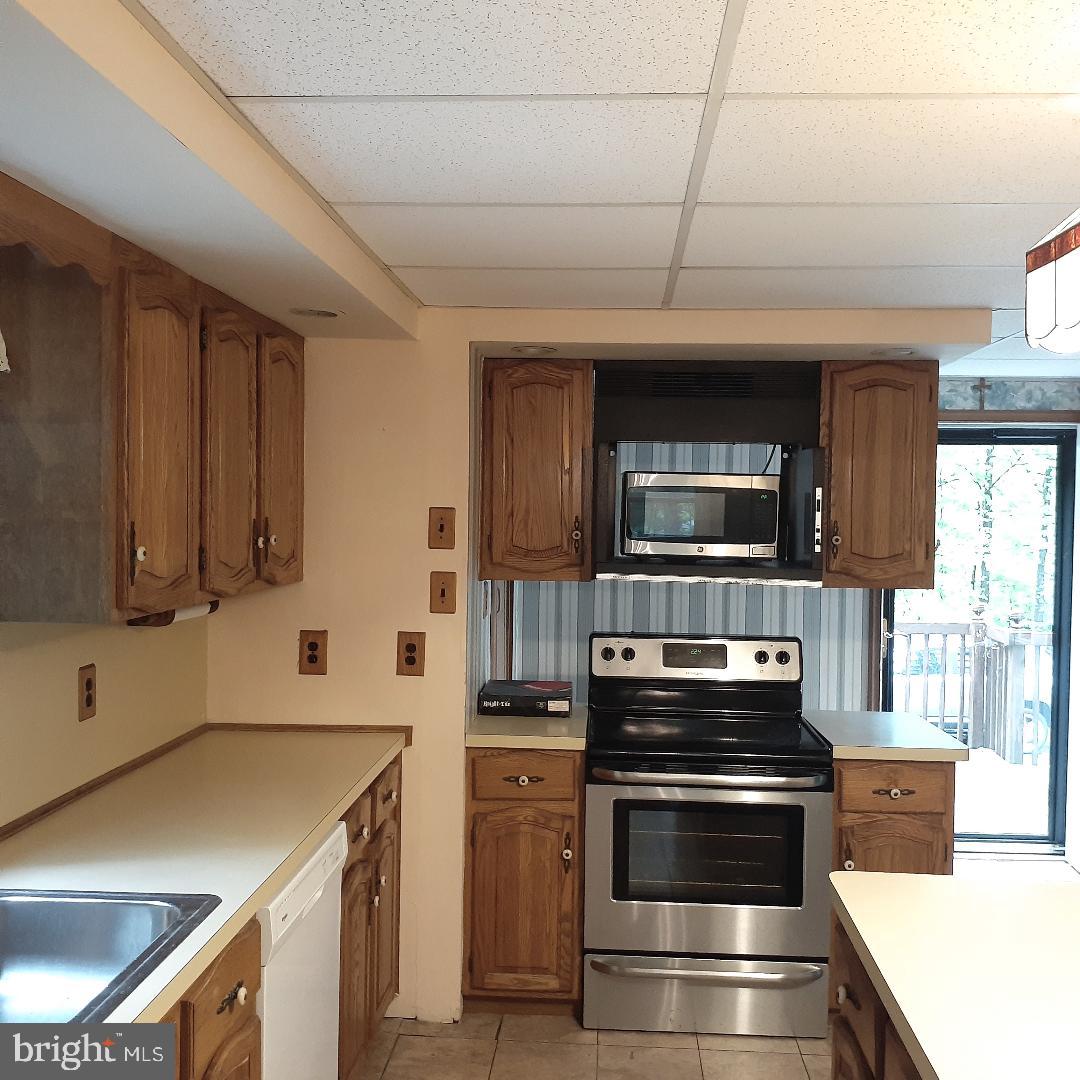 9 Billies Road New Philadelphia, PA 17959 - Photo 11 of 27 kitchen