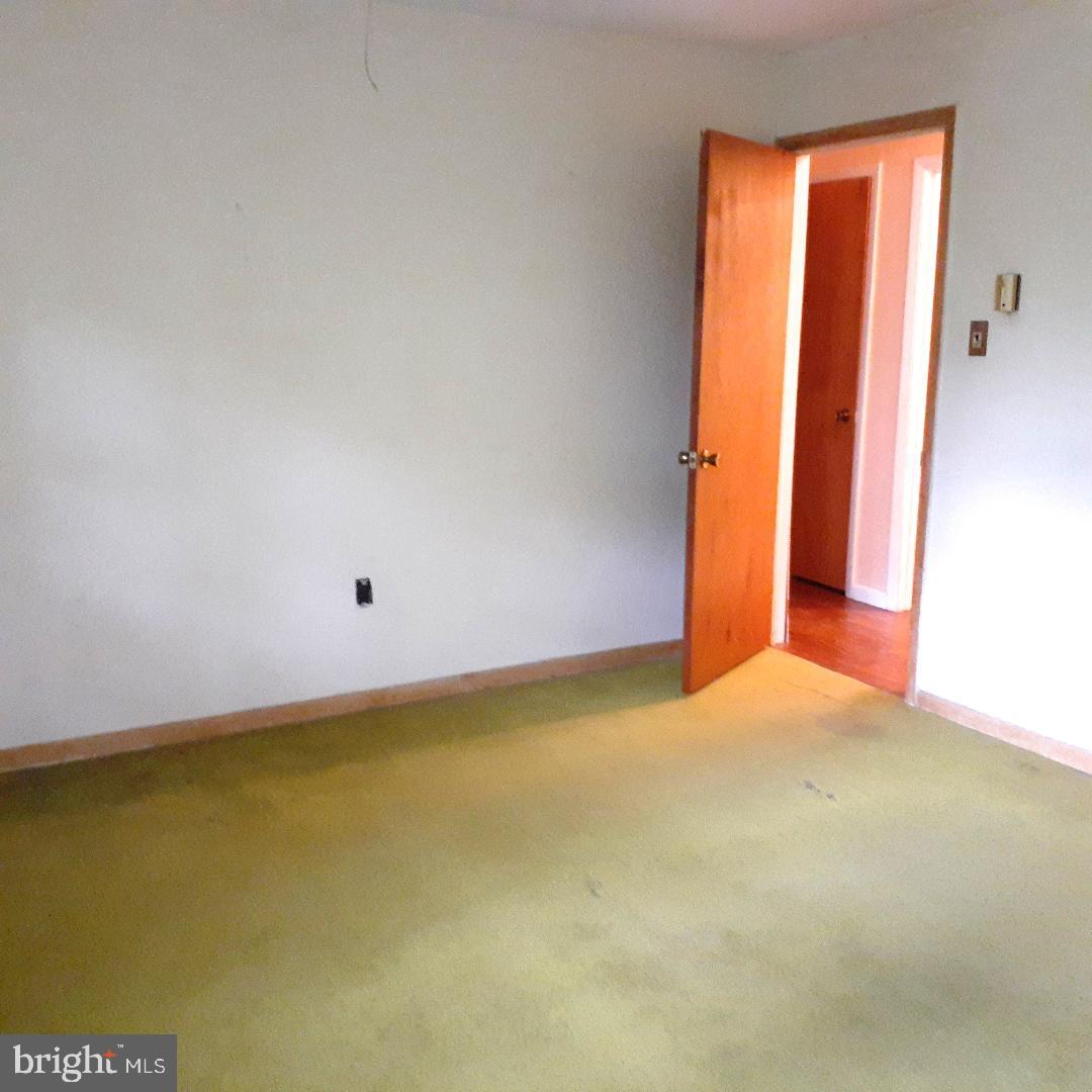 9 Billies Road New Philadelphia, PA 17959 - Photo 16 of 27 Primary bedroom