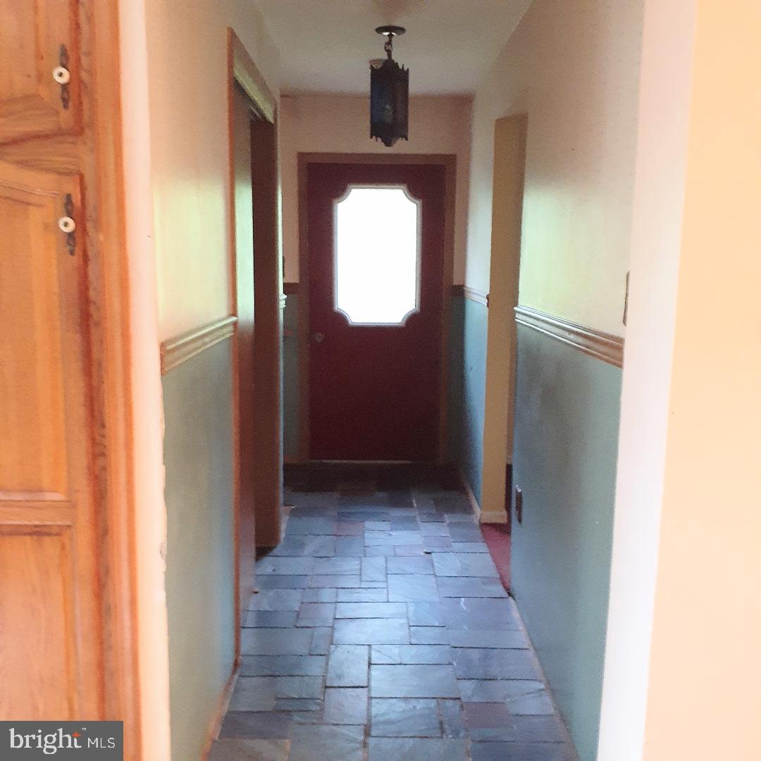 9 Billies Road New Philadelphia, PA 17959 - Photo 6 of 27 foyer entry