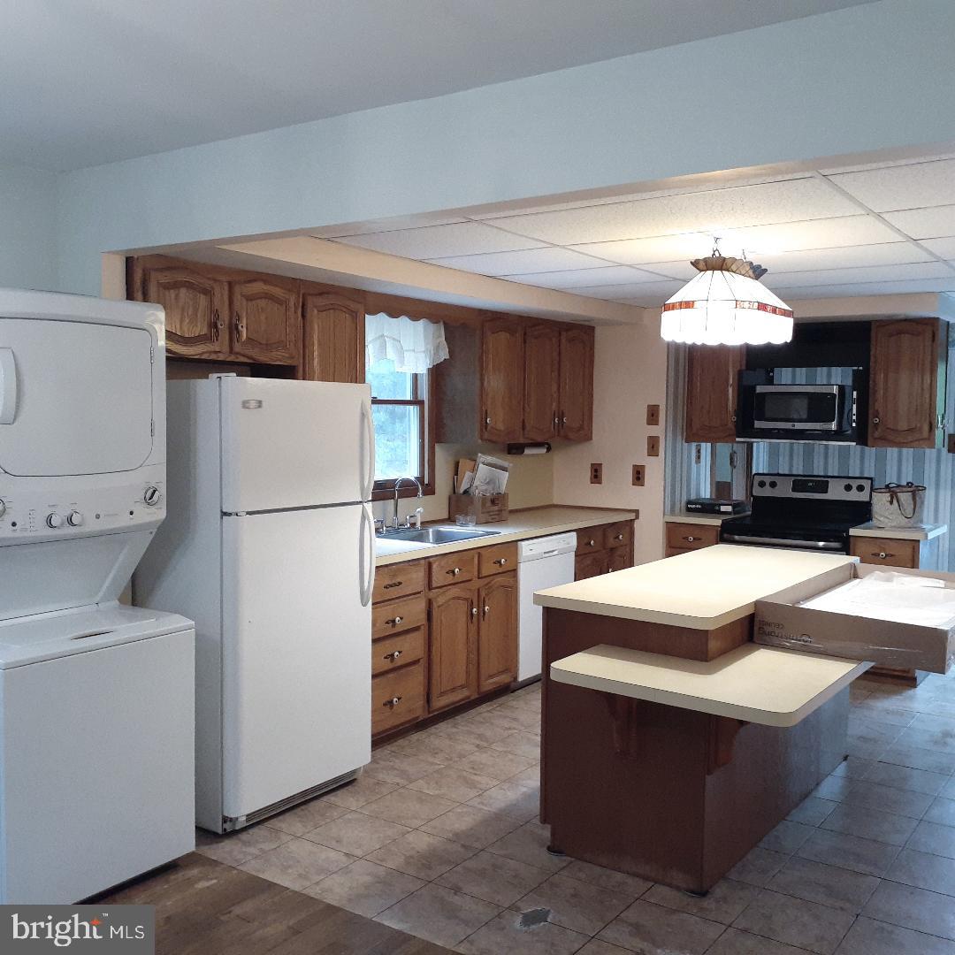 9 Billies Road New Philadelphia, PA 17959 - Photo 10 of 27 kitchen