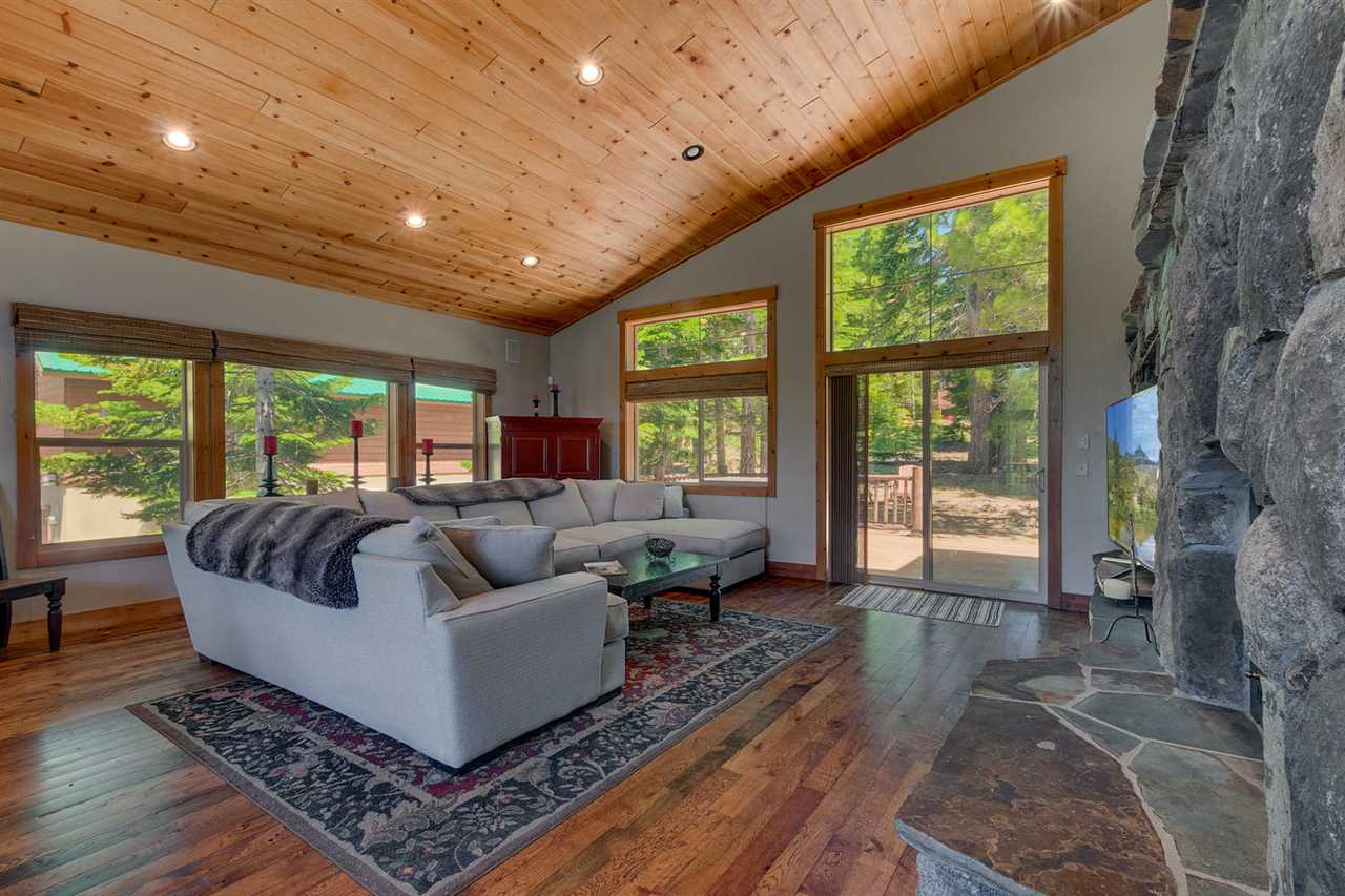 11760 Kitzbuhel Road Truckee, CA 96161 - Photo 3 of 18 Gallery Image 3