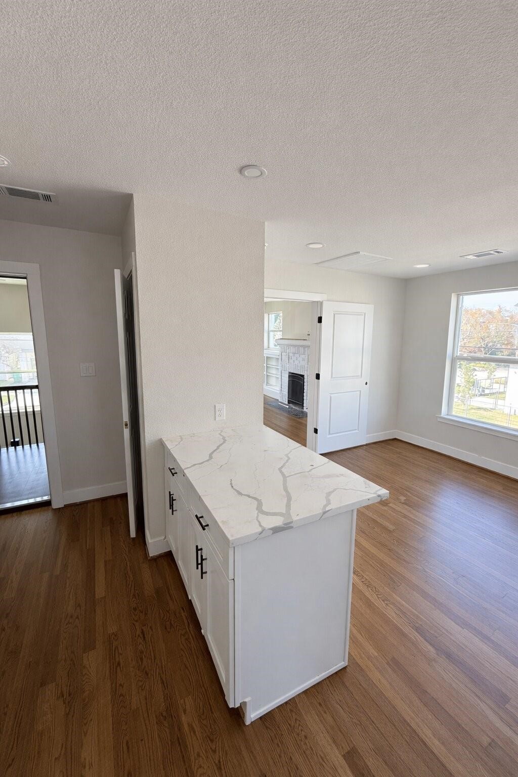 2001 Brun Street, Unit 1 Houston, TX 77019 - Photo 7 of 11