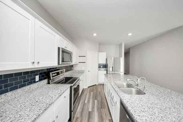 $2,100 | 6306 Highland Trl Drive, Richmond, TX 77469