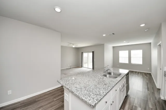 $2,100 | 6306 Highland Trl Drive, Richmond, TX 77469