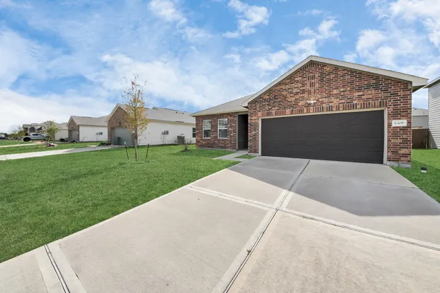 $2,100 | 6306 Highland Trl Drive, Richmond, TX 77469