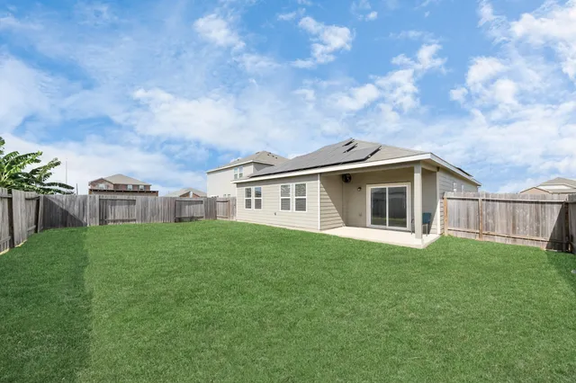 $2,100 | 6306 Highland Trl Drive, Richmond, TX 77469