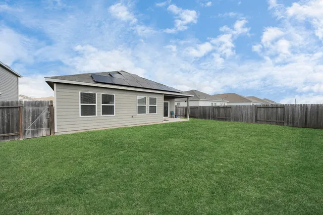 $2,100 | 6306 Highland Trl Drive, Richmond, TX 77469