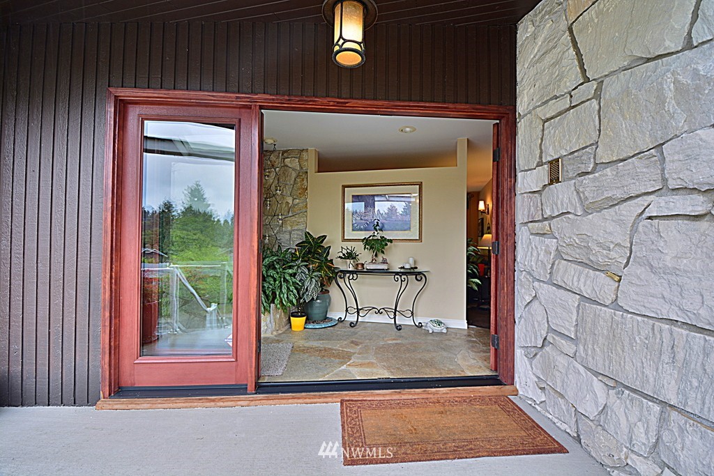 9415 Valhalla Way Bothell, WA 98011 - Photo 2 of 21 Gallery Image 2