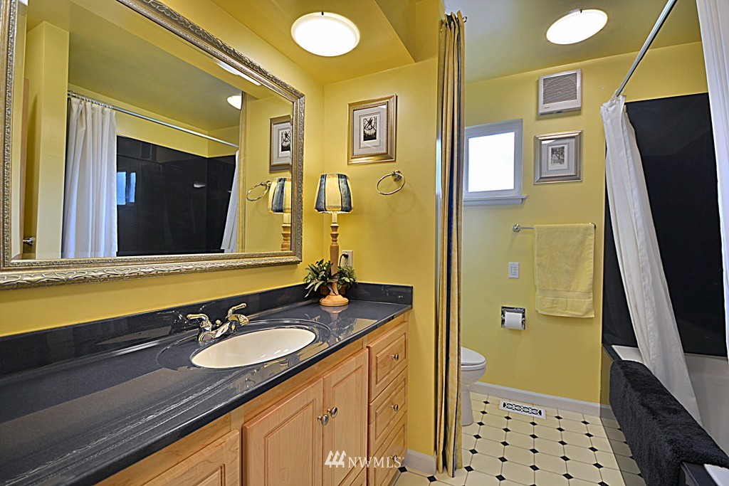 9415 Valhalla Way Bothell, WA 98011 - Photo 12 of 21 Gallery Image 12