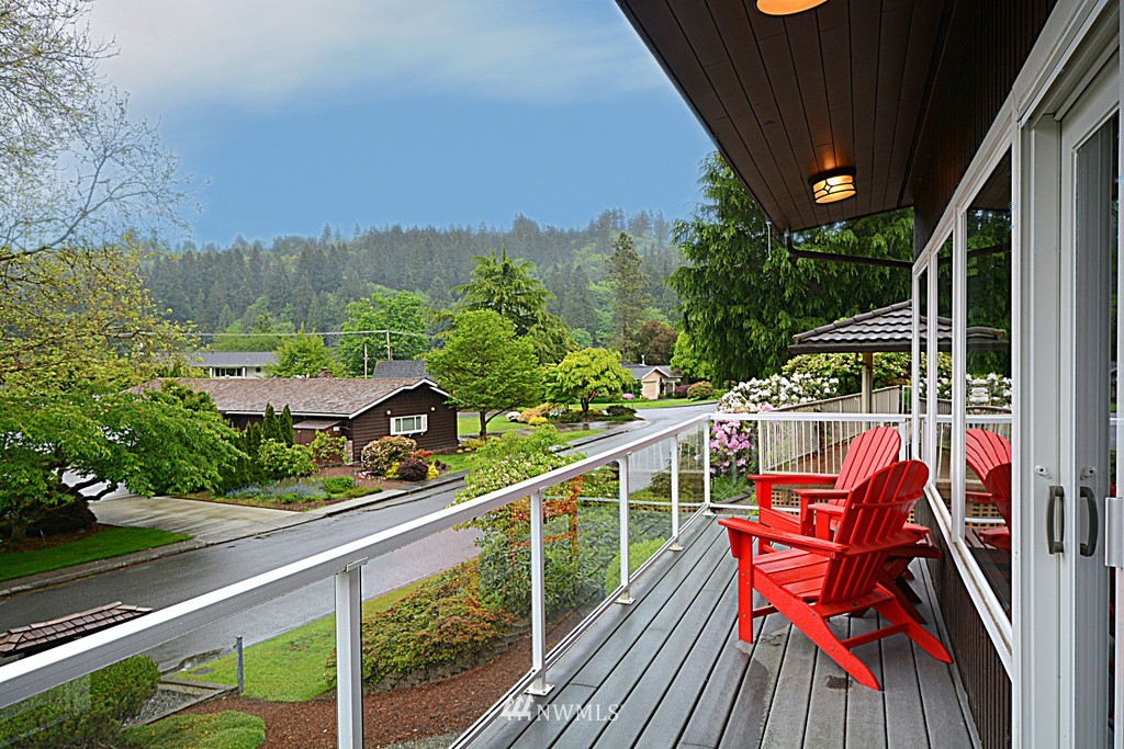 9415 Valhalla Way Bothell, WA 98011 - Photo 3 of 21 Gallery Image 3