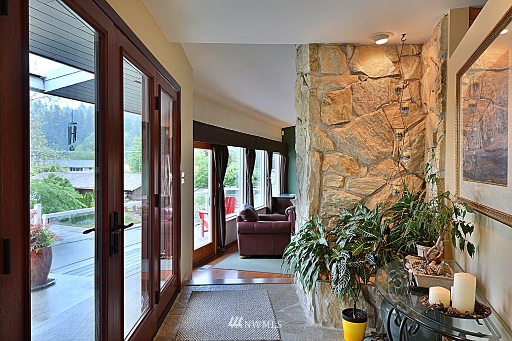 9415 Valhalla Way Bothell, WA 98011 - Photo 4 of 21 Gallery Image 4