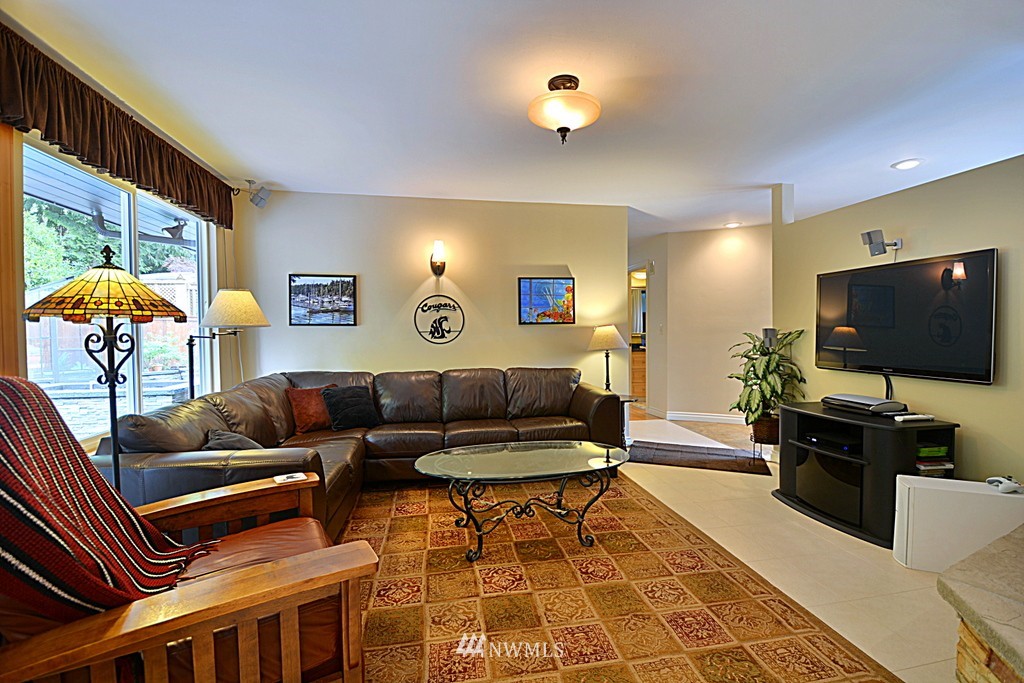 9415 Valhalla Way Bothell, WA 98011 - Photo 10 of 21 Gallery Image 10
