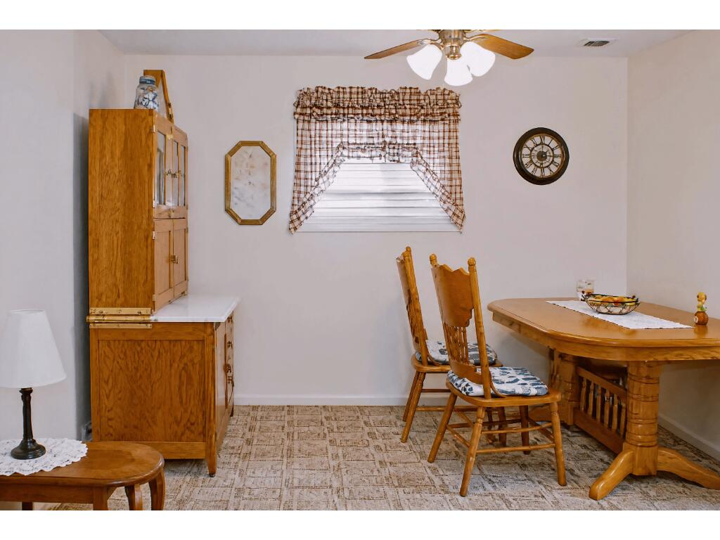 2614 13th Street Two Rivers, WI 54241 - Photo 4 of 59 dining.1